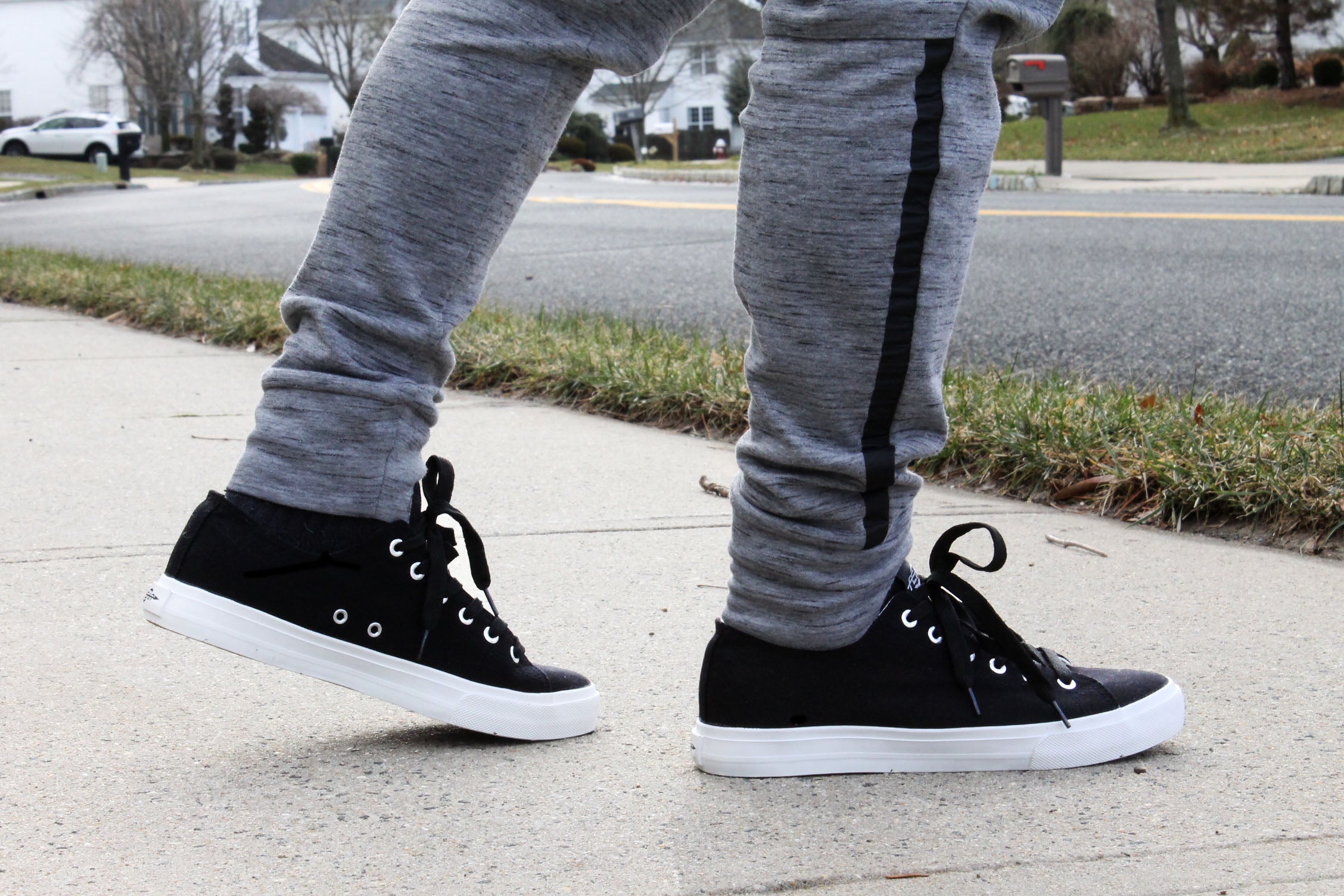 Retro Black/White Canvas Sneakers Unisex Size - Cushioned Insole - Life's Fun Treasures
