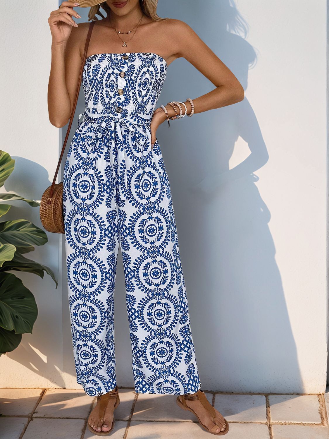 https://www.lifesfuntreasures.ca › products › perfee-smocked-tube-wide-leg-jumpsuit-1737424854

