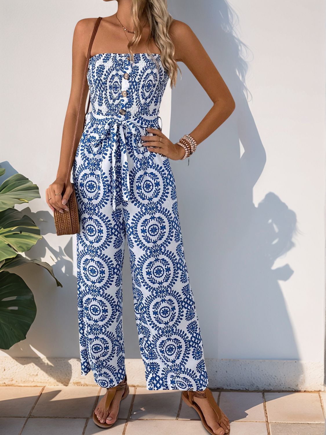https://www.lifesfuntreasures.ca › products › perfee-smocked-tube-wide-leg-jumpsuit-1737424854

