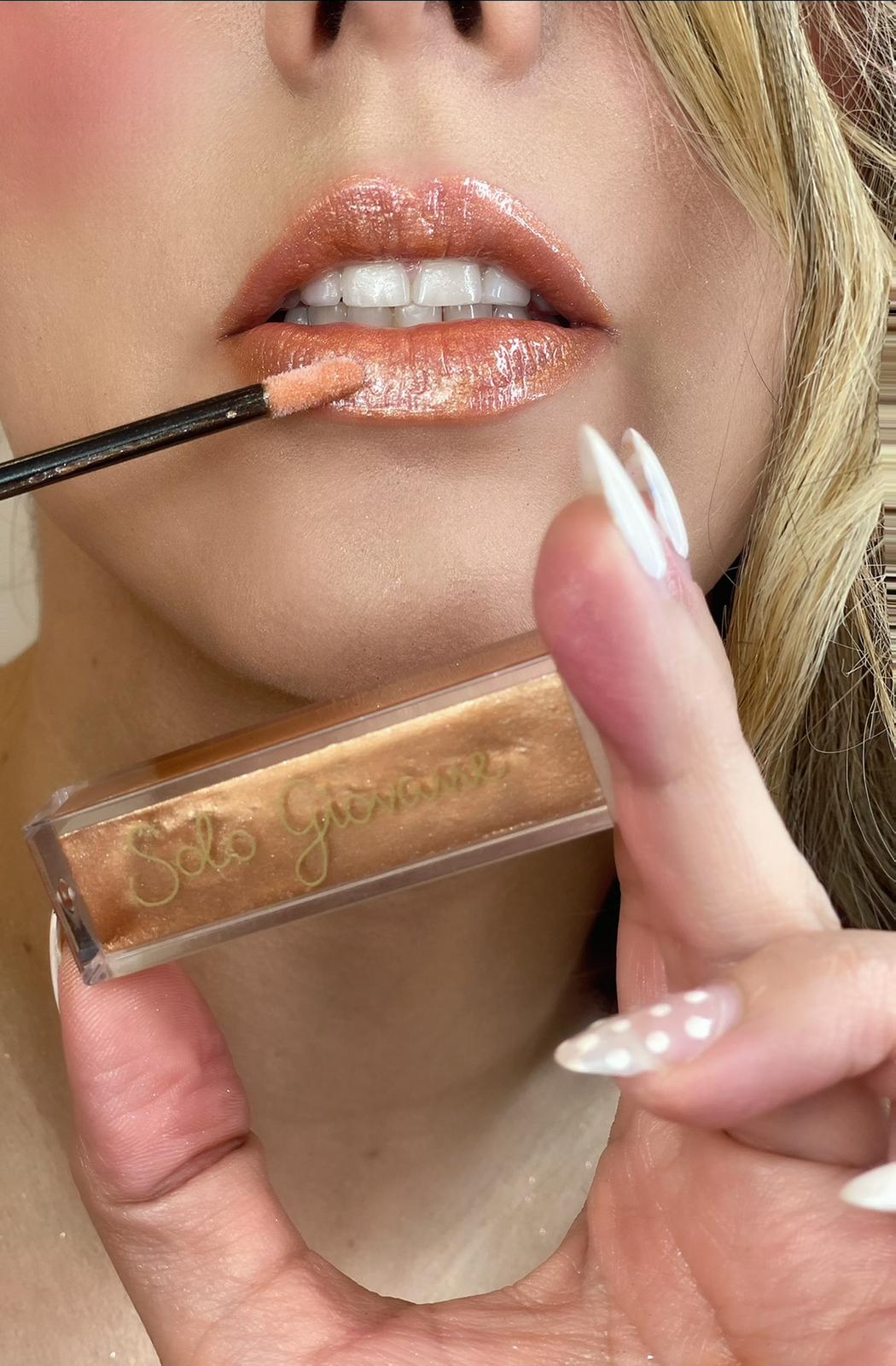 Semi-Clear Lip-gloss 2 - Life's Fun Treasures