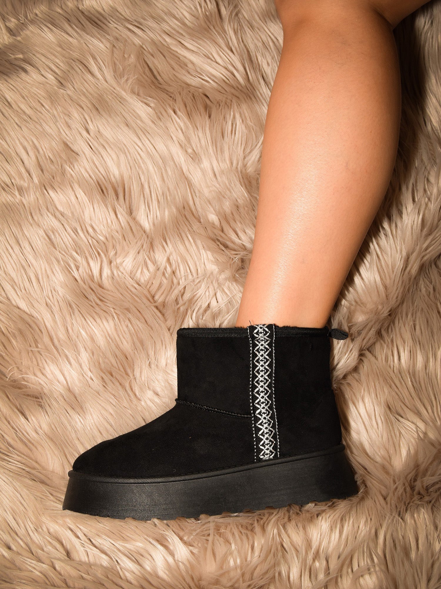 WILD DIVA Round Toe Platform Boots - Life's Fun Treasures